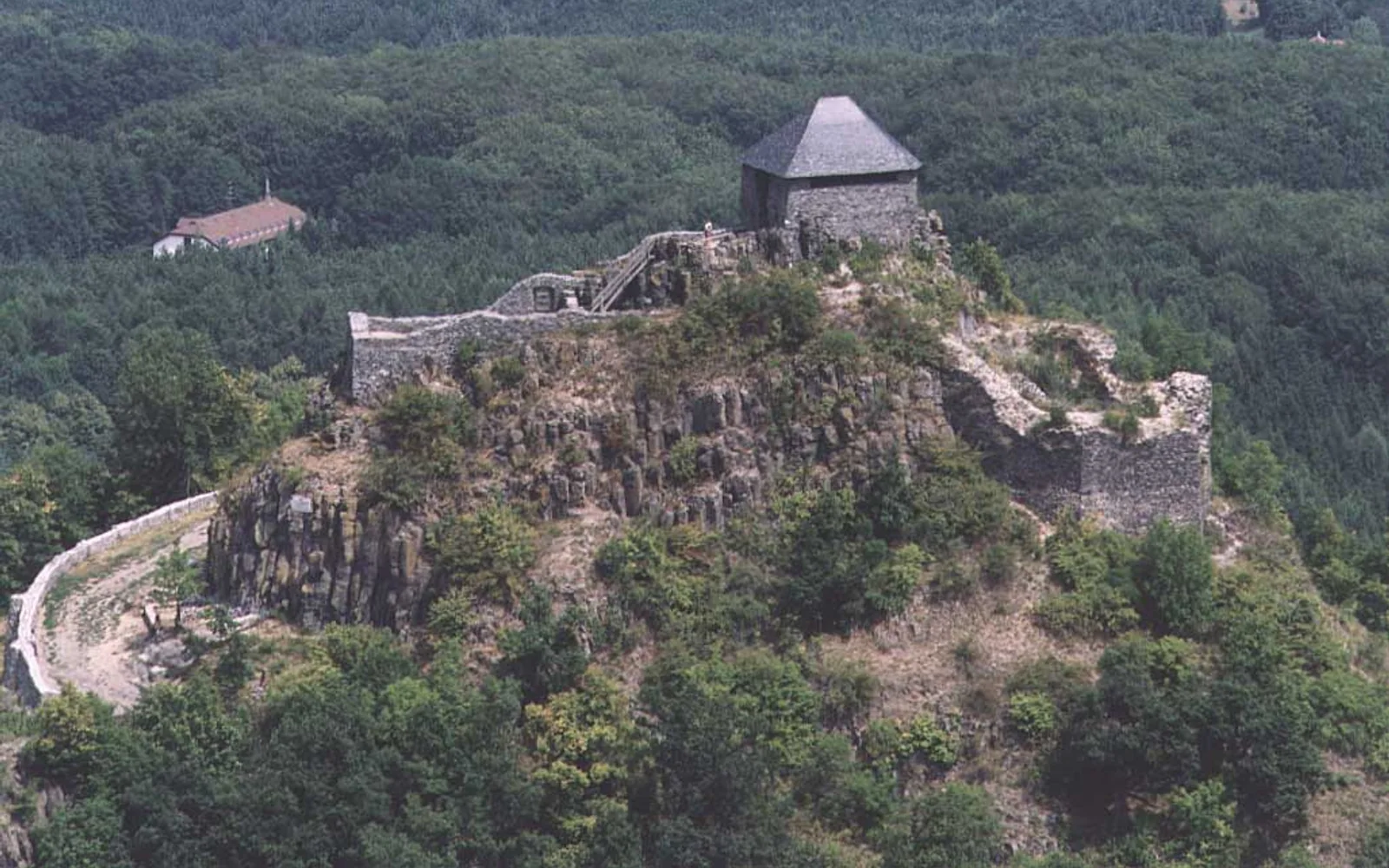 Salgó Castle