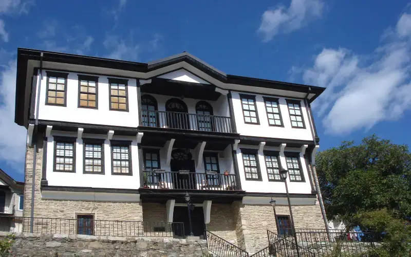 Nikola Martinoski Gallery