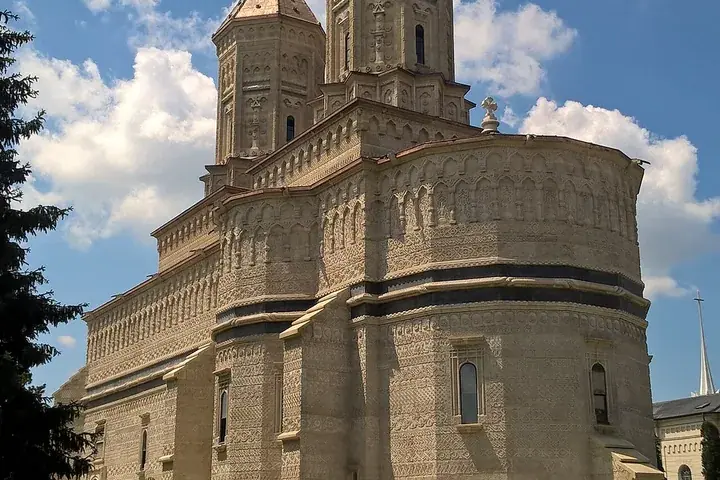 Trei Ierarhi Monastery